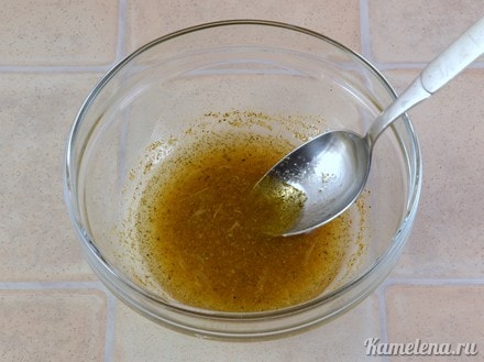 Добавить растительное масло,