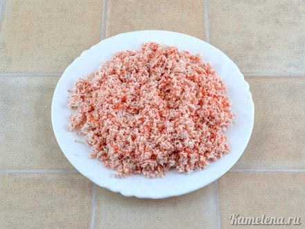Крабовые палочки натереть на