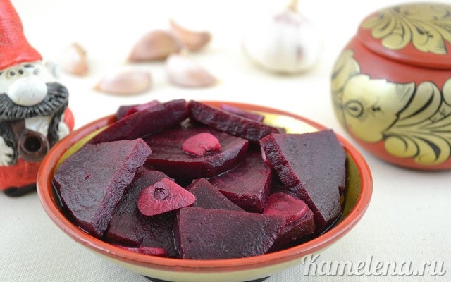 Маринованная свекла с чесноком