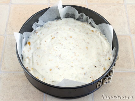 Аккуратно разровнять лопаткой