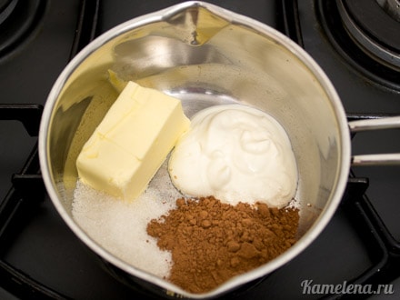 Масло, сметану, сахар и какао