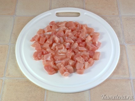 Куриное филе нарезать