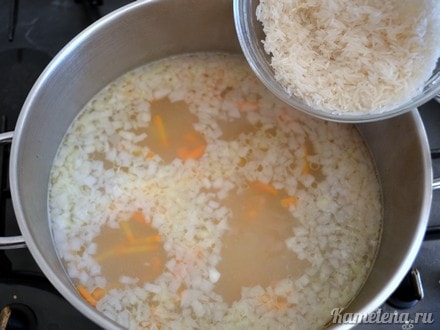 Добавить промытый рис, еще