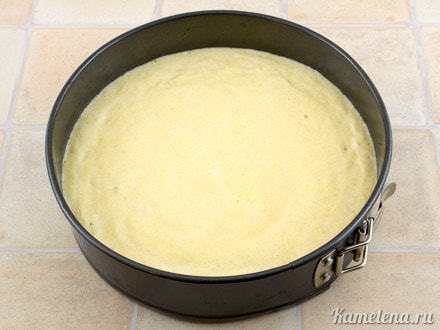 Дно формы (у меня форма 22 см)