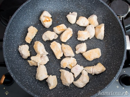 Мясо порезать небольшими
