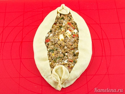 Завернуть и защипнуть.