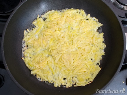 Готовим драники.
Картофель