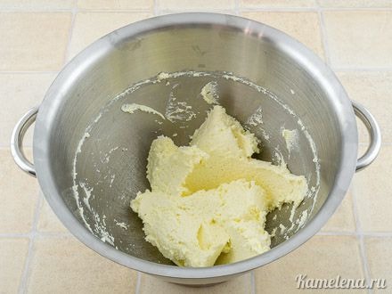 Добавить яйцо, взбить до