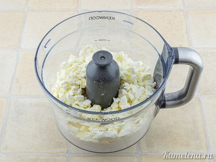 Приготовим тесто. Муку положить