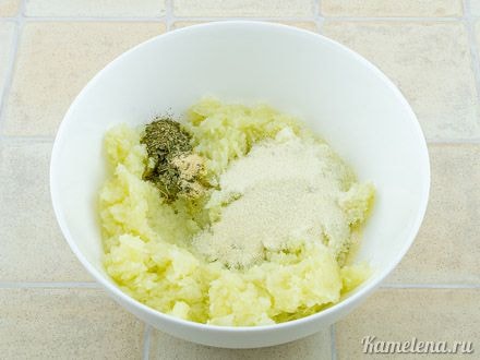 К капустной массе добавить