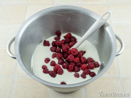 Добавить малину, и аккуратно