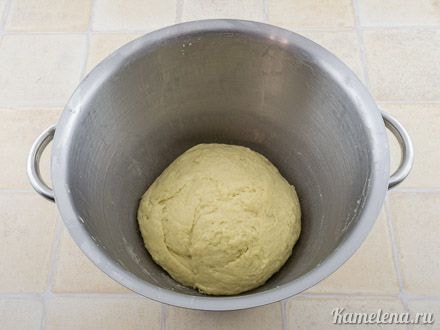 Приготовим тесто. В емкость