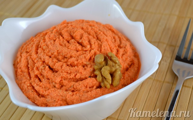 Ингредиенты для рецепта «Салат «Марсель» с черносливом и корейской морковкой»:
