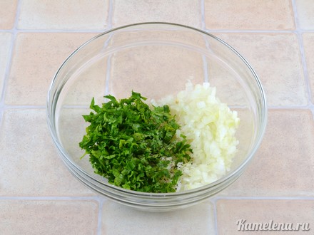 Турецкий салат с фасолью и зеленым луком