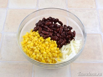 Салат из консервированной кукурузы и фасоли