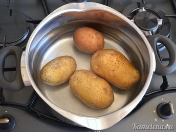 Жареная картошка с беконом и луком
