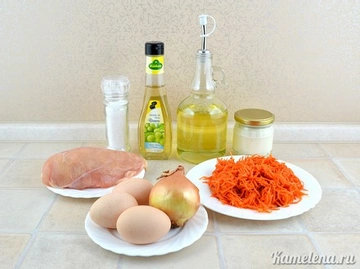 Куриный салат с омлетной лентой - пошаговый рецепт с фото