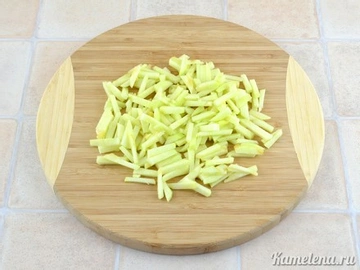 10 вкусных салатов с яблоками - Лайфхакер
