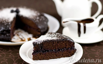 Постный шоколадный пирог с джемом