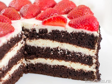 Шоколадный торт с клубникой, рецепт с фото