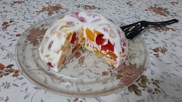 Торт Битое стекло без выпечки с желе на сметане с фото