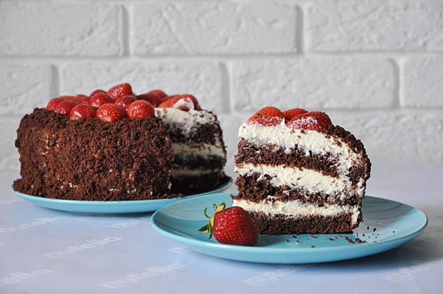 Муссовый торт ”Шоколад-клубника” - пошаговый рецепт с фото